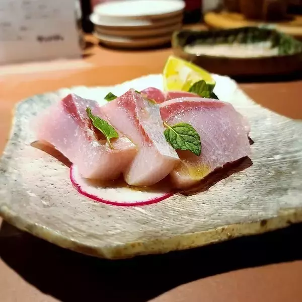 「河原町丸太町にオープン！昼から食べて飲める憩いの酒場「サンバディ」」の画像