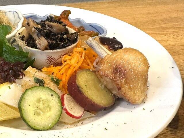 【京都穴場ランチ】メインを選べる一汁十菜の充実すぎるランチ！二条城近く「大針」