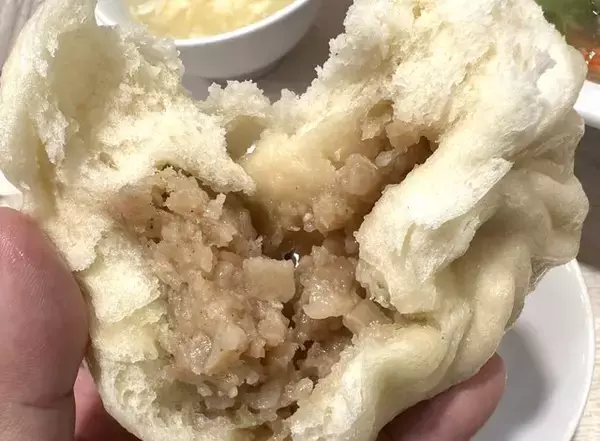 「出来立て豚まんは格別の美味しさ！イートインで中華メニューも食べられます「551蓬莱 京都髙島屋店」」の画像