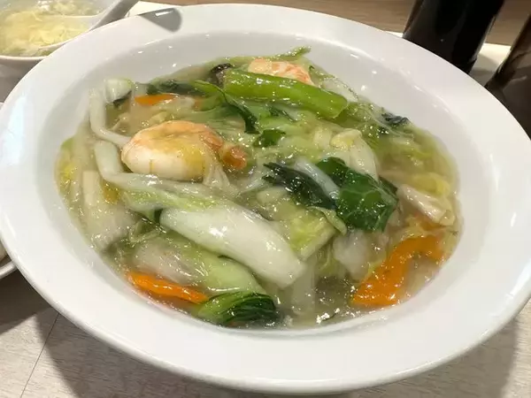 「出来立て豚まんは格別の美味しさ！イートインで中華メニューも食べられます「551蓬莱 京都髙島屋店」」の画像
