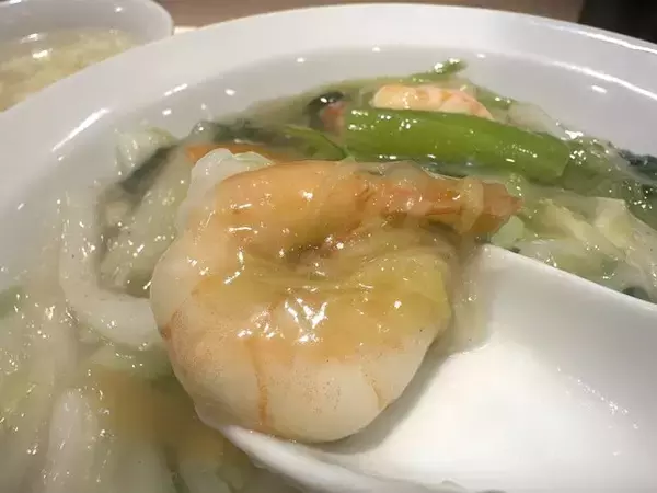 「出来立て豚まんは格別の美味しさ！イートインで中華メニューも食べられます「551蓬莱 京都髙島屋店」」の画像