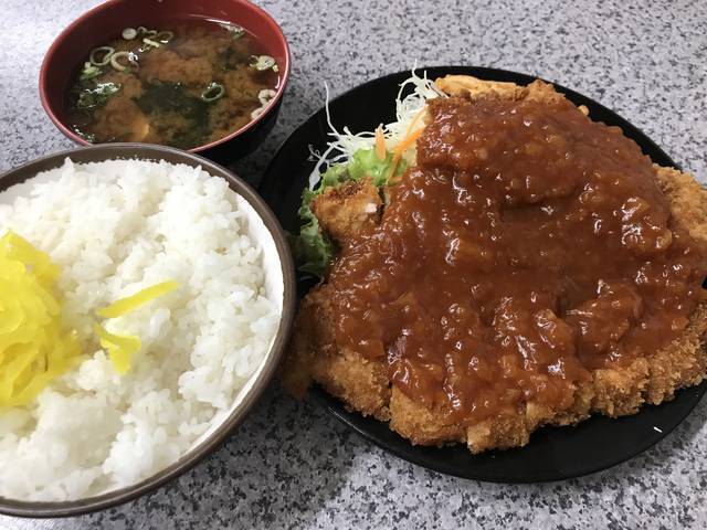 ジャンボすぎるチキンカツ定食が激安！京大生ご用達ガツ盛り食堂「ハイライト食堂 百万遍店」