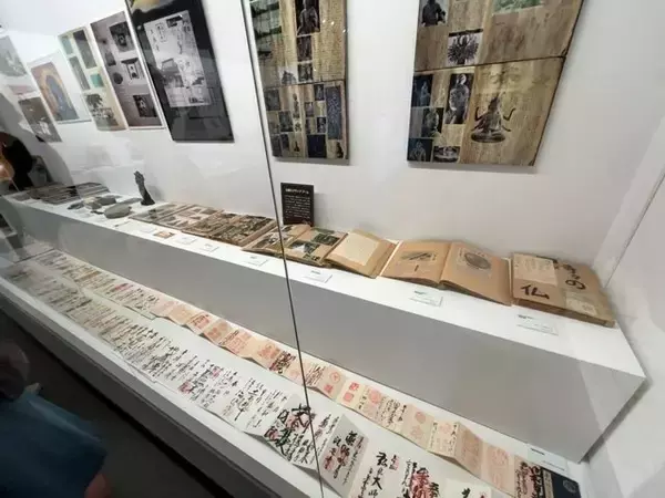 「【京都駅ビル】一日では鑑賞しきれない膨大さ☆マイブームの全貌展「みうらじゅんFES」」の画像