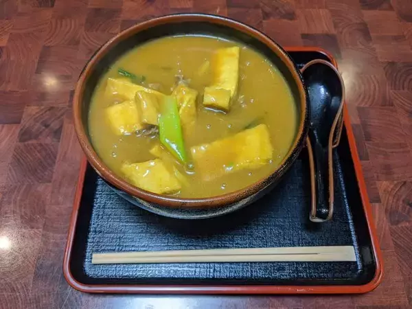 「映画のロケ地になった京風カレーうどんの人気店「日の出うどん」」の画像