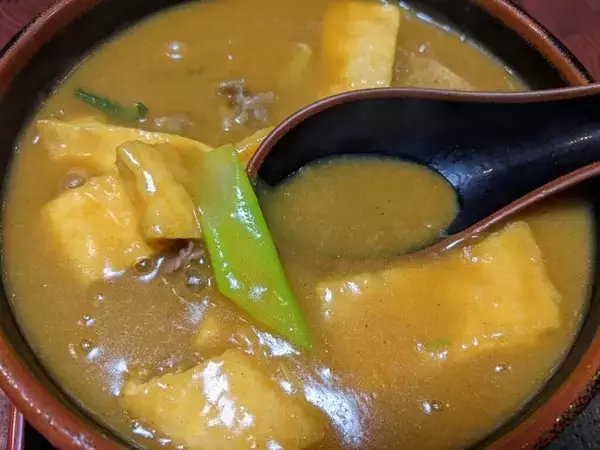 「映画のロケ地になった京風カレーうどんの人気店「日の出うどん」」の画像