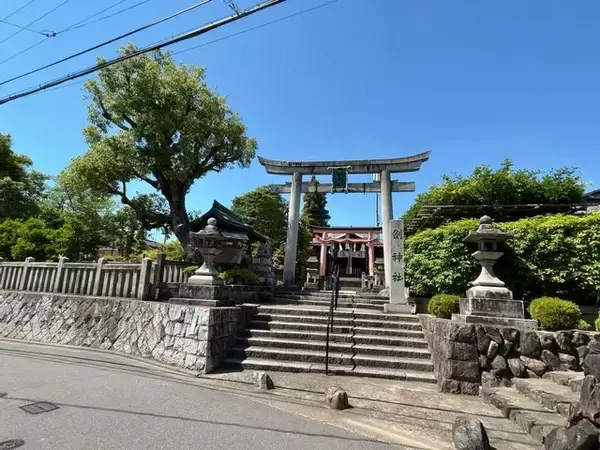 【京都珍絵馬】唯一無二の手づくり“トビウオ”絵馬☆葬送地にある子供の守護神「剣神社」