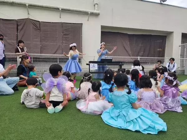 「【京都長岡京】みんな可愛い過ぎるプリンセス　魔法のお姉さんと一緒に変身！　イズミヤでパレード　」の画像