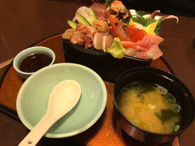 【京都ランチ】カキフライや海鮮丼激ウマ！若狭湾の幸をゆったり堪能「いけす料理卑弥呼」