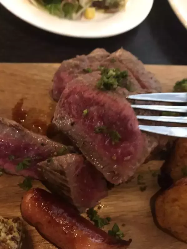 「【京都ランチ】祇園祭で沸く四条烏丸で手軽に国産牛ステーキを「お肉ビストロブロック」」の画像