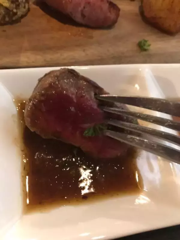 「【京都ランチ】祇園祭で沸く四条烏丸で手軽に国産牛ステーキを「お肉ビストロブロック」」の画像