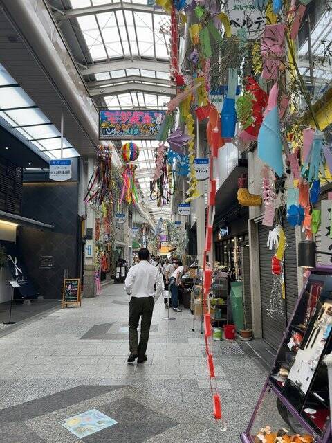 【京都お茶】アニメ聖地商店街の老舗セルフ茶舗！100円均一国産茶も「加納松好園茶舗」