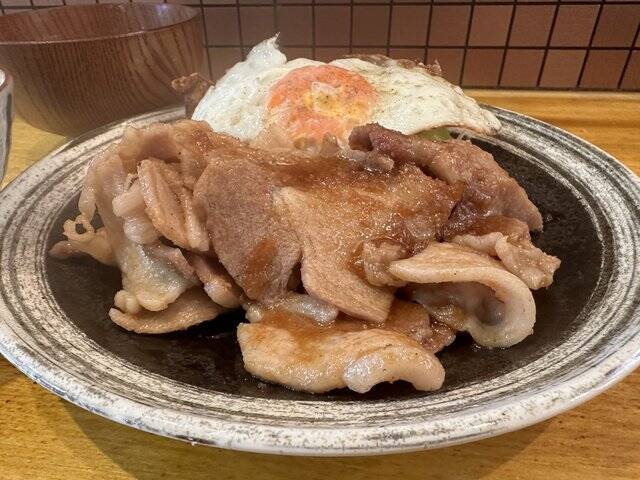 【京都ランチ】低温でじっくりと揚げるジューシーとんかつ「寿樹 伏見稲荷店」