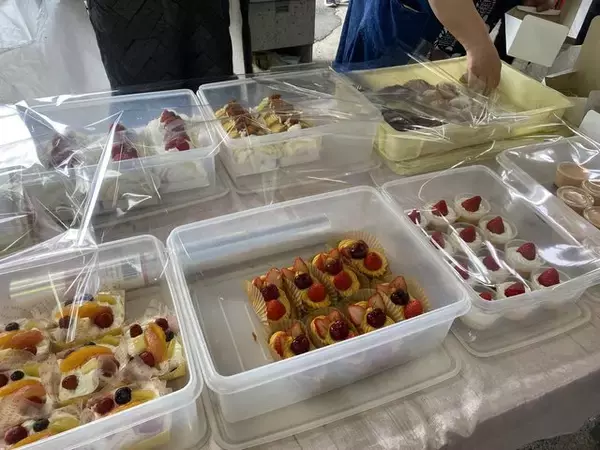 「早起きは三文の徳！採れたて新鮮野菜に旬の果物、色々あり〼！『大原わいわい朝市』」の画像