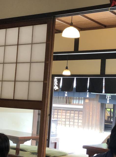 いにしえより変わらぬ味を楽しむ、あぶり餅☆本家かざりや【今宮神社】