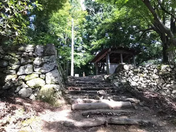 「【京都登山】『火廼要慎』のお札で有名な地元民御用達霊山！秋山風景存分に「愛宕神社」」の画像