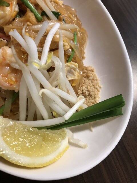 【京都ランチ】本場タイ食材を日本人向けアレンジで人気☆創作タイ料理「パッタイ」