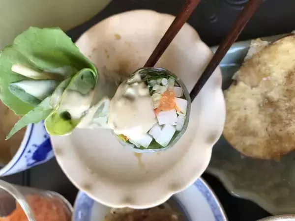 「【京都ランチめぐり】テイクアウトあり！季節の小鉢が並ぶ身体喜ぶヴィーガン料理「平和的ごはんパドマ」」の画像