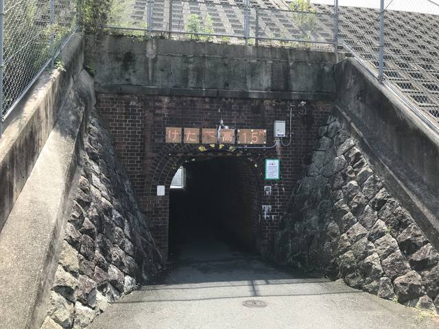 【京都心霊スポット】知る人ぞ知る恐怖スポット！墓場に囲まれたレンガ造りの中に観音様？「厨子奥トンネル」