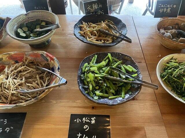 【京都ランチ】大原野菜たっぷりのおばんざいが食べ放題！『大原リバーサイドカフェ来隣』