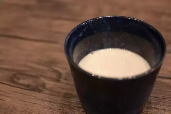 「魅惑のビジュアルと職人技☆噂の”白いオムライス”「食堂デイズ」【四条河原町】」の画像