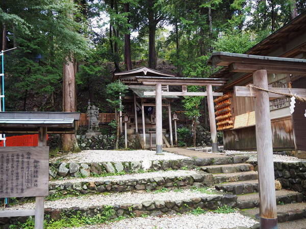 日本で唯一 髪 の神社 御髪神社 京都嵯峨野 年10月12日 エキサイトニュース