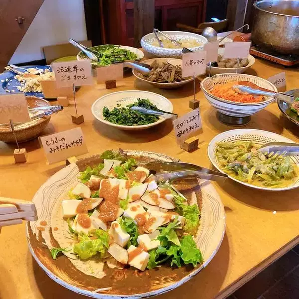 「京都・週末トリップ、大原で野菜ソムリエが営むカフェ『来隣』のデトックスランチ」の画像