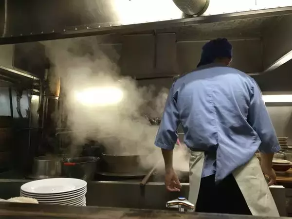 「早朝から満席で行列必至！京都ラーメンの頂点に君臨する「 本家 第一旭 たかばし本店」」の画像