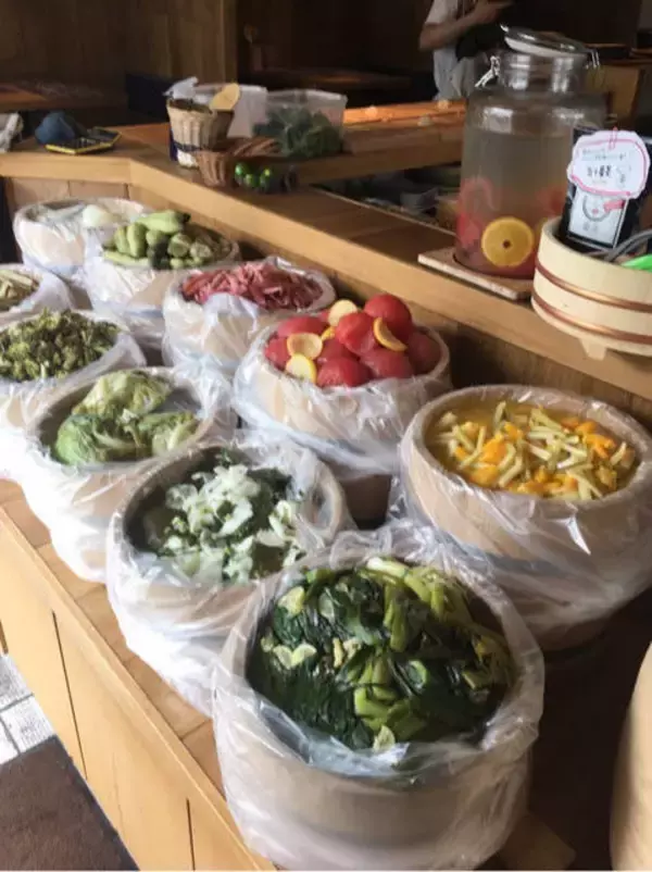 「女子歓喜！アレンジが効いた漬け野菜プレートランチ！「漬け野菜 isoism (イソイズム)」＠京都駅近くの巻っす」の画像