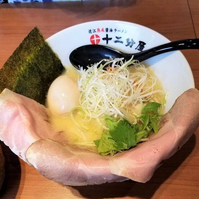 京都にも進出！滋賀発祥、勢力拡大中のラーメン店「熟成醤油らーめん 十二分屋」