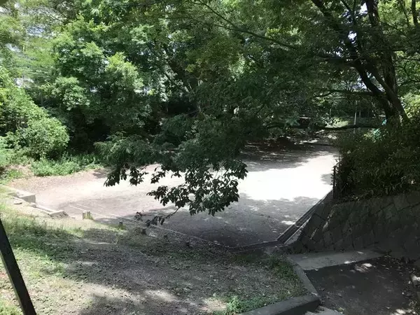 「【京都ぶらり】豊臣秀吉造営『御土居』の他にもう一つあった！蓮如上人ゆかり「山科本願寺土塁跡」」の画像