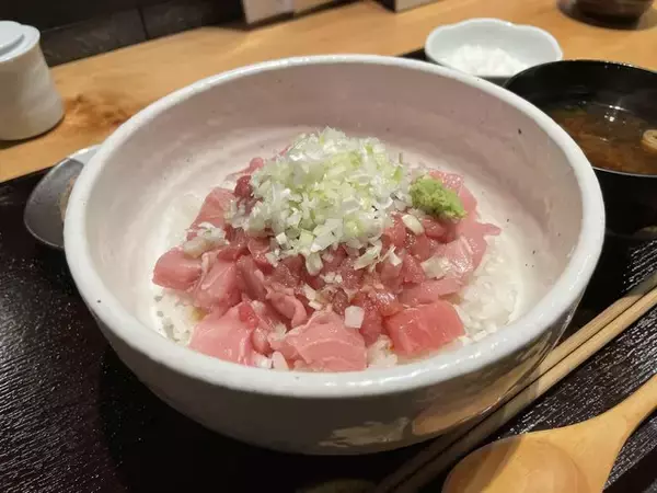 「マグロ問屋が手掛ける錦市場近くの国産生マグロと和牛の居酒屋さん「小松食堂」」の画像