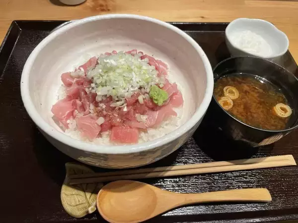「マグロ問屋が手掛ける錦市場近くの国産生マグロと和牛の居酒屋さん「小松食堂」」の画像