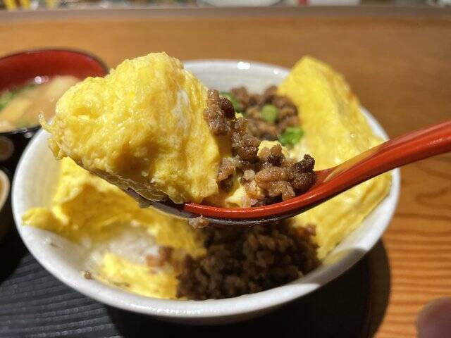 京都 行列必至 限定の 極厚 だし巻き玉子丼 ほん田亭 21年4月9日 エキサイトニュース