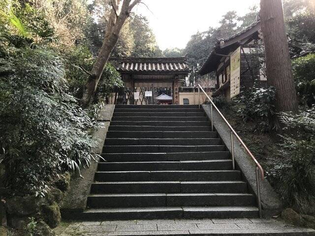 穴場 三重塔に潜む 隅鬼 を探せ 京都と奈良の府県境にある花の寺 岩船寺 21年2月16日 エキサイトニュース