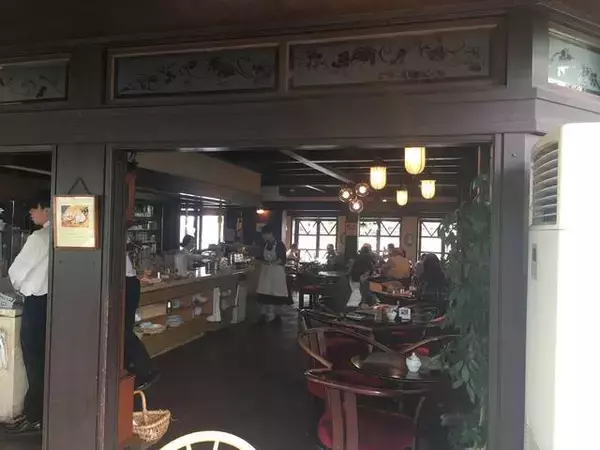 「テラス席のある昭和レトロな純喫茶「ドルフ」これがほんとの”カレーライス”【国際会館駅】」の画像