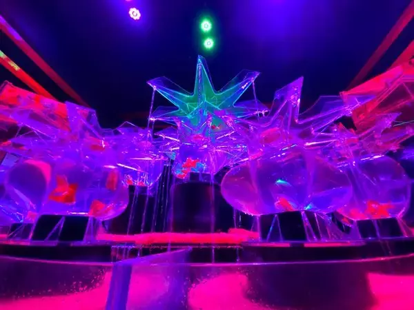 「10月14日から世界遺産・二条城に金魚舞う「アートアクアリウム城」スタート」の画像