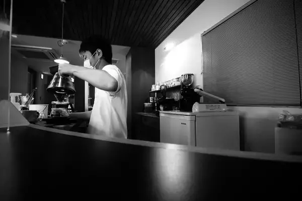 「喧騒の街中でも癒しの珈琲時間をどうぞ☆「TRIBUTE COFFEE（トリビュートコーヒー）」【河原町】」の画像