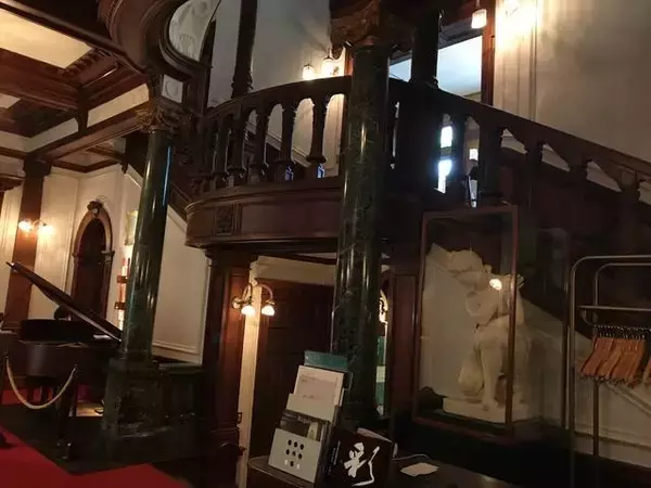 「【京都カフェめぐり】円山公園内の100年余の歴史ある明治建築の洋館でティータイム！貴婦人気分の優雅な空間☆「長楽館」」の画像