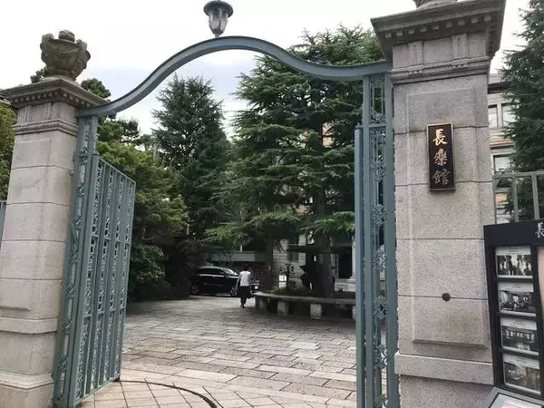 「【京都カフェめぐり】円山公園内の100年余の歴史ある明治建築の洋館でティータイム！貴婦人気分の優雅な空間☆「長楽館」」の画像