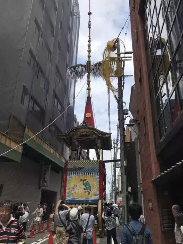 「【2019京都祇園祭】鉾建て途中風景☆貴重な長刀鉾天井画や神官清払いも☆」の画像