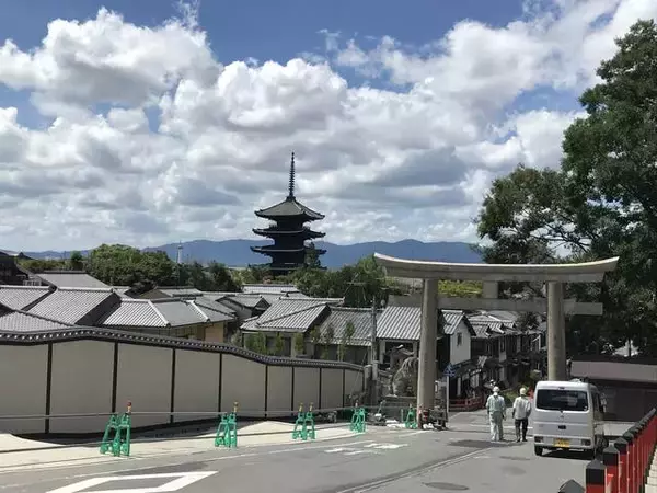 「【京都珍百景】東山にそびえるド迫力の大仏！京都では希少な胎内めぐりも☆「霊山観音（りょうぜんかんのん）」」の画像