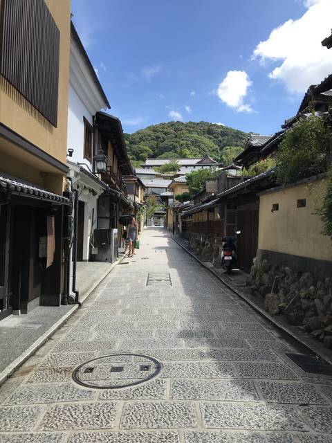 京都名坂めぐり 二年坂 三年坂とくればここも 観光スポット清水の風情ある京の坂道 一念坂 19年9月12日 エキサイトニュース