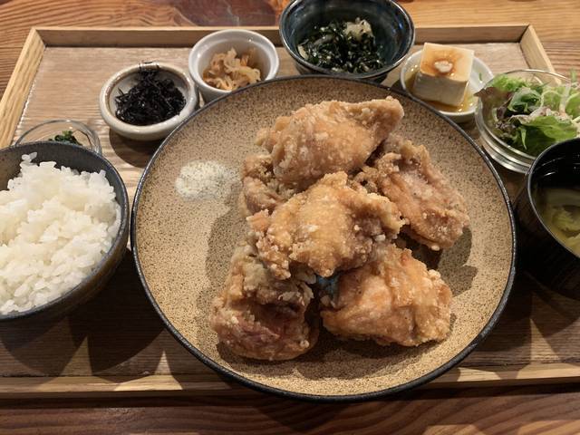 京都 唐揚げ食べ放題ランチという衝撃 四条烏丸の人気店 隈本総合飲食店 Mao 19年2月16日 エキサイトニュース