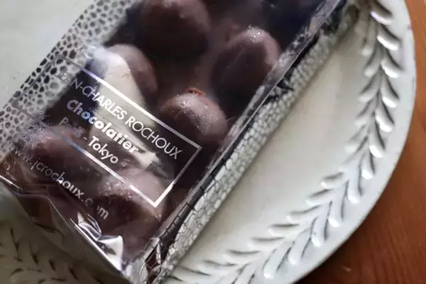 中身のフレッシュいちごにビックリ！☆人気の「フルーツタブレット（イチゴ）」【大丸京都店】