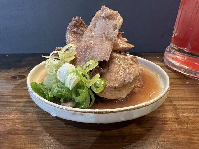 【京都新店】昼飲みもできるマグロと和牛専門のレトロ酒場！希少部位も楽しめる「とよ田」