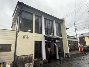 【京都】カレーうどん好き必見！独特食感の手打ち麺が光る地元民御用達の実力店「はなこ」