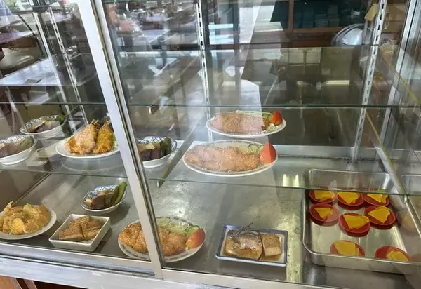 「【京都レトロ食堂】免許試験場近くの名物食堂で定食ランチ「ふじや食堂」」の画像