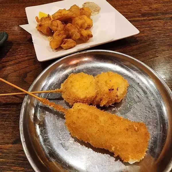 「京都 西院エリアの大阪発祥のお気軽手軽串カツ酒場「小だるま 京都西院店」」の画像