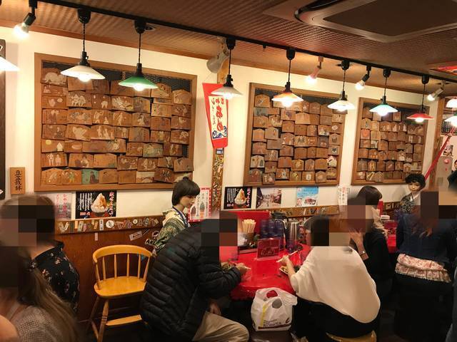 有名人マネキン同席の元祖お好み焼き！祇園名物グルメ「壱銭洋食（いっせんようしょく）」