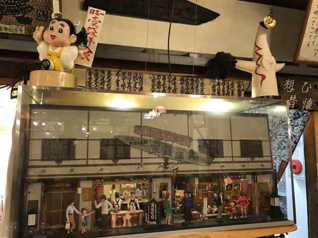 有名人マネキン同席の元祖お好み焼き！祇園名物グルメ「壱銭洋食（いっせんようしょく）」